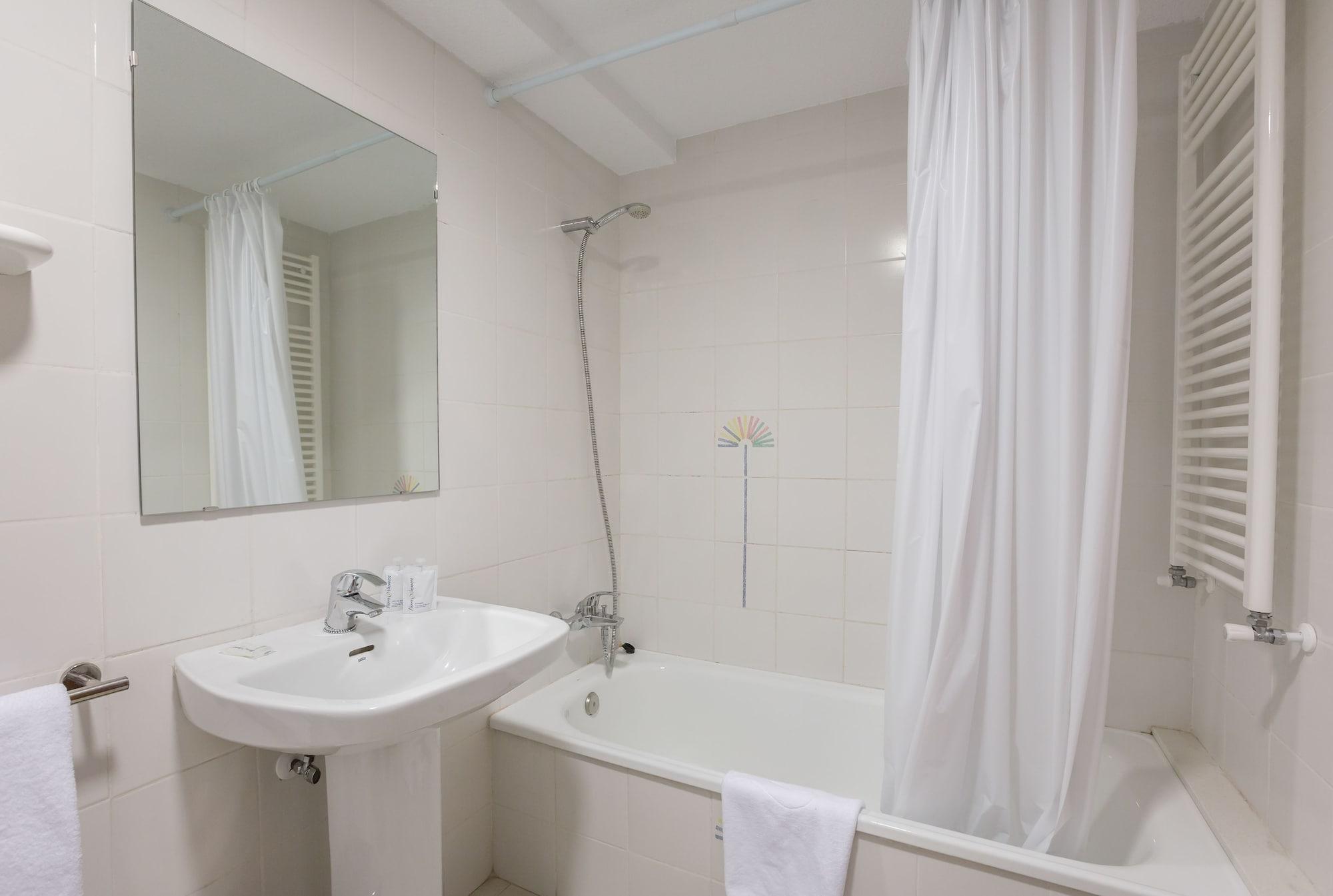 ปิแยร์ แอนด์ วาก็องซ์ เบนิดอร์ม เลบันเต Apartment ภายนอก รูปภาพ