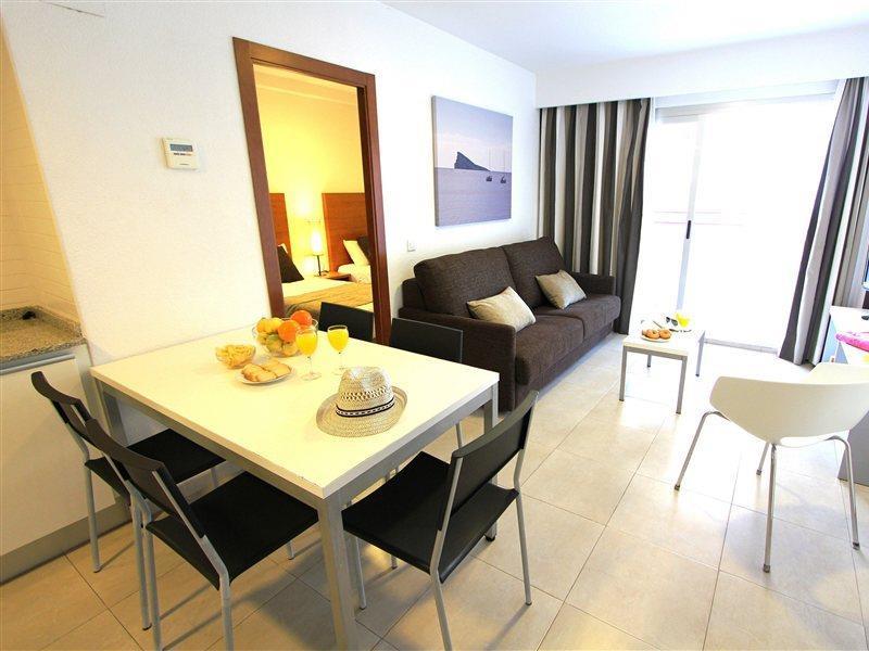 ปิแยร์ แอนด์ วาก็องซ์ เบนิดอร์ม เลบันเต Apartment ภายนอก รูปภาพ